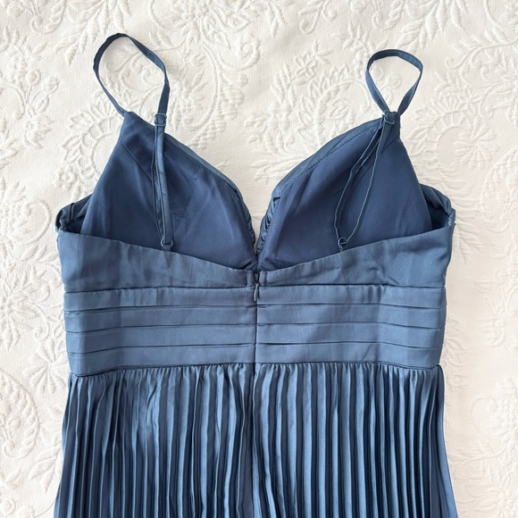 NWT Lulus Fabulous Perfection Navy Blue Satin Pleated Midi Dress Small - Picture 4 of 7